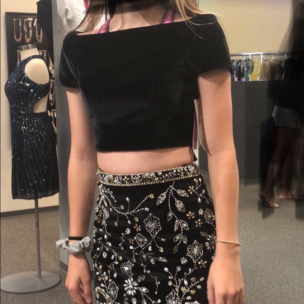 Sherry Hill Homecoming Dress black Size 00.